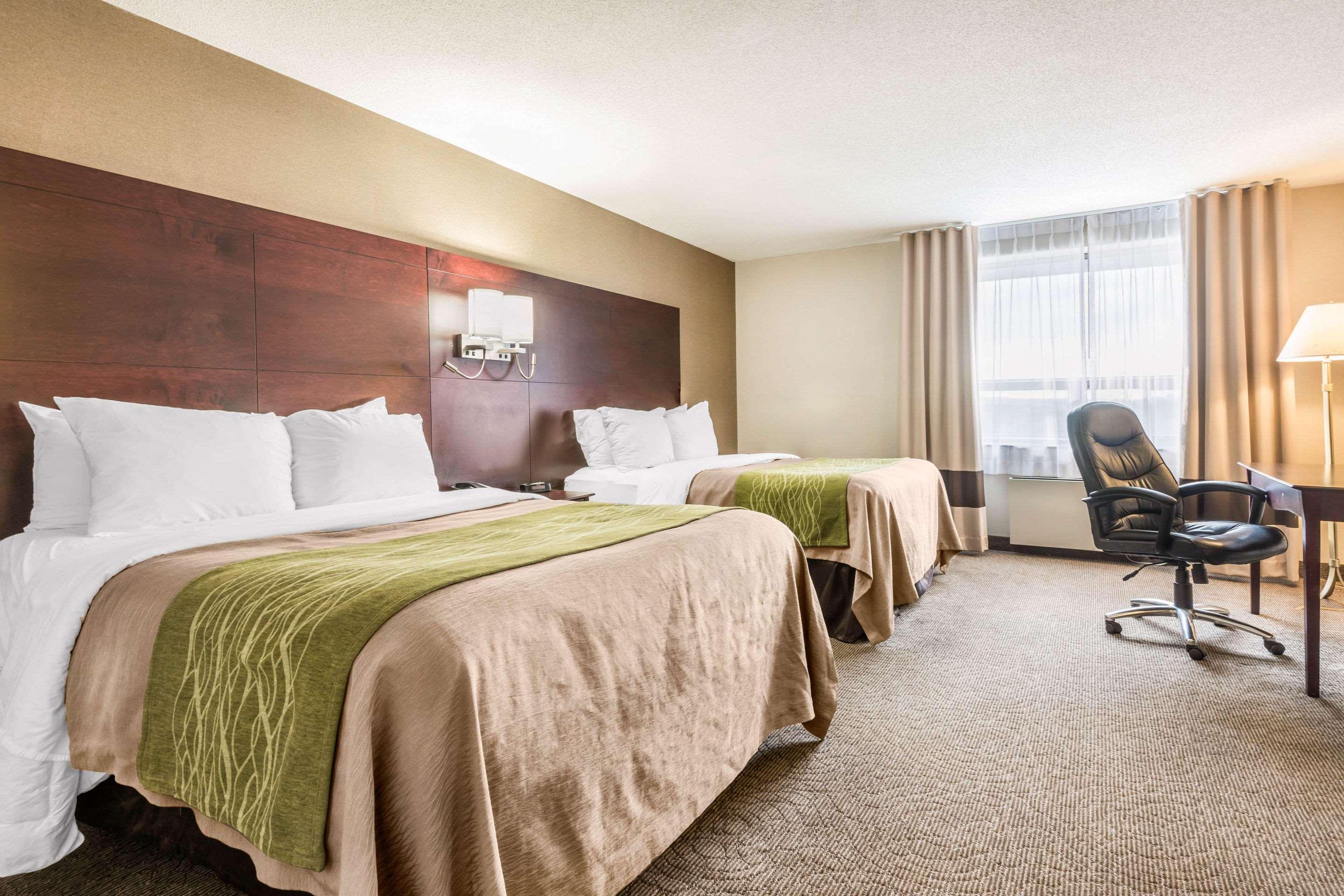 Comfort Inn & Suites Барри Экстерьер фото