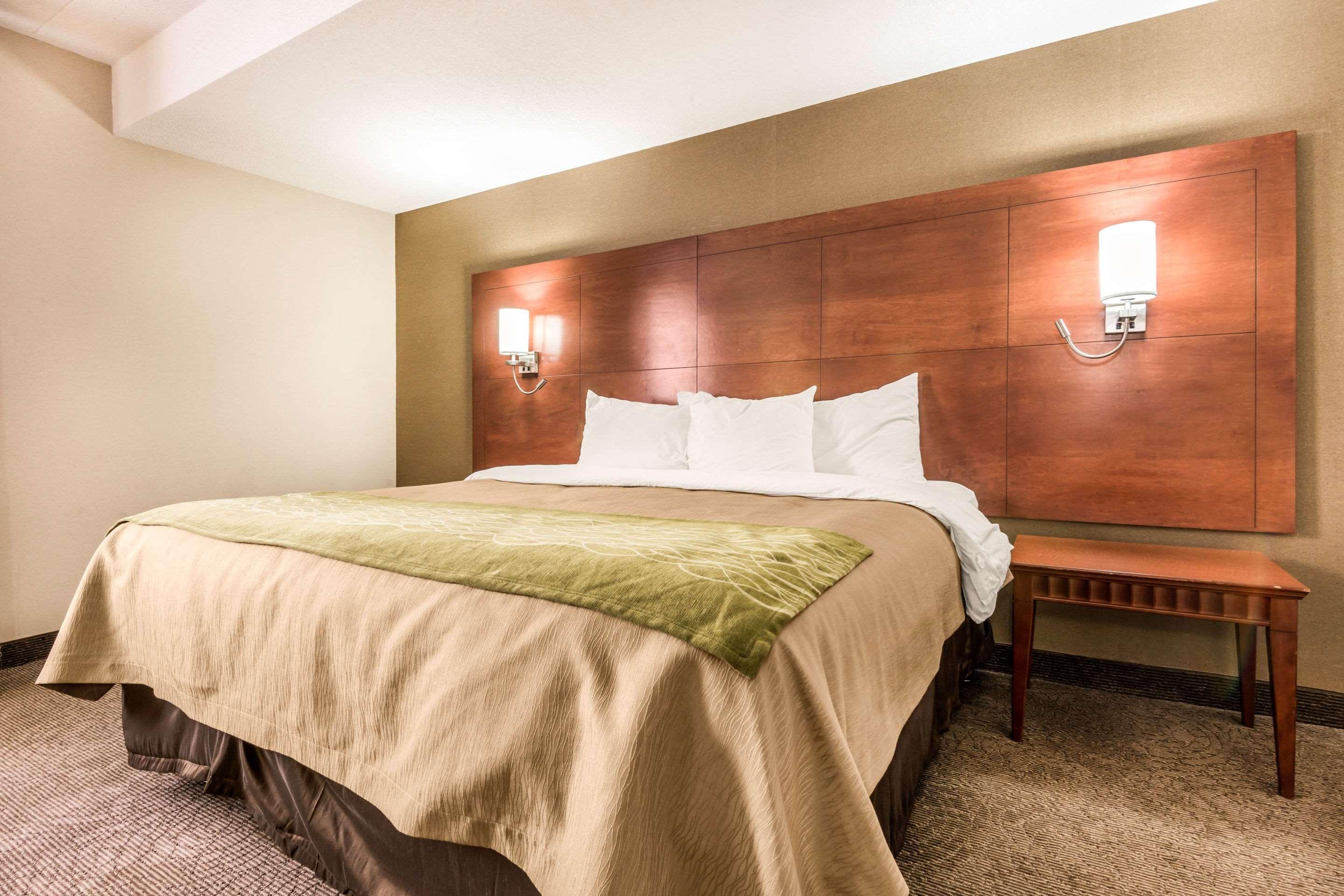 Comfort Inn & Suites Барри Экстерьер фото