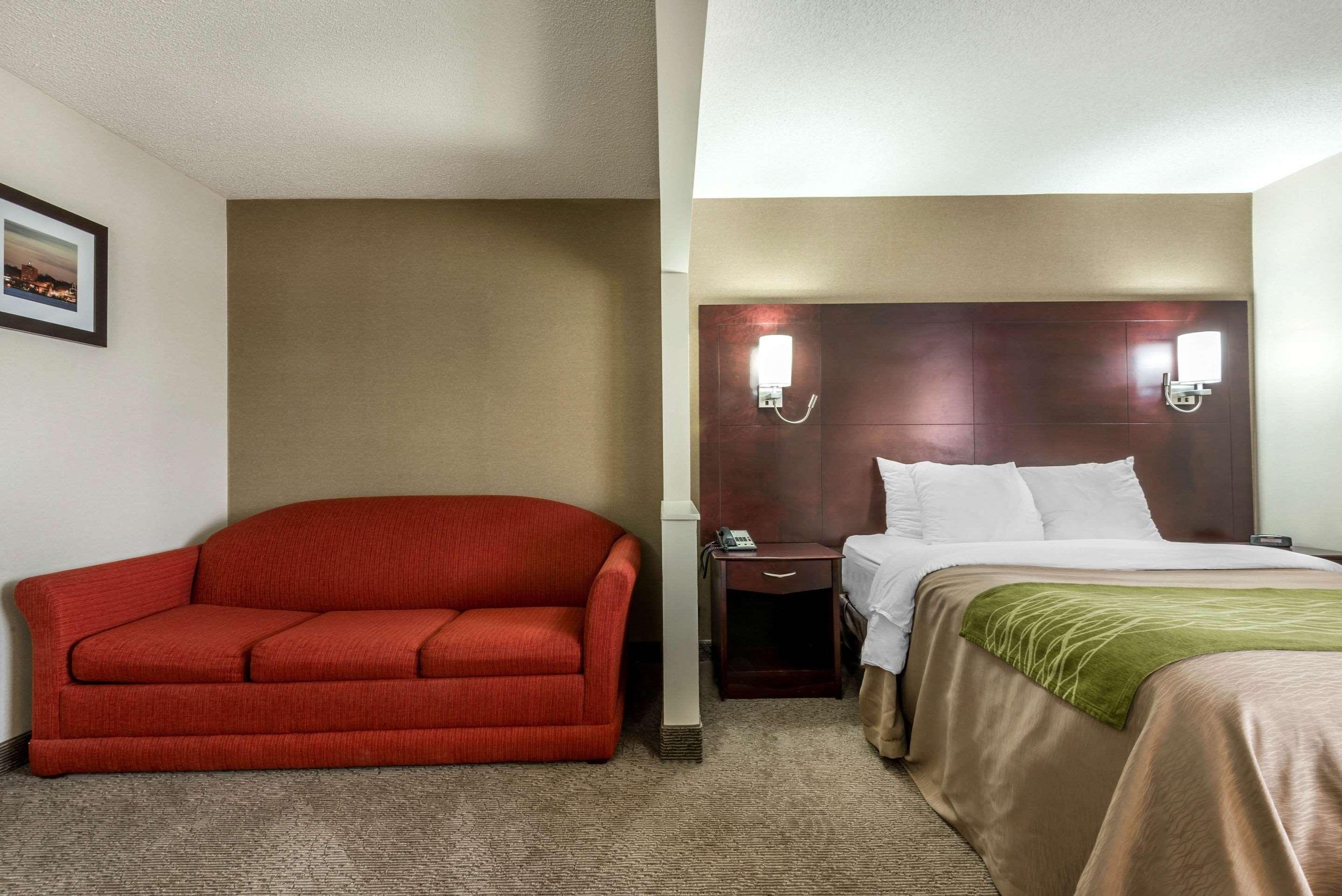 Comfort Inn & Suites Барри Экстерьер фото