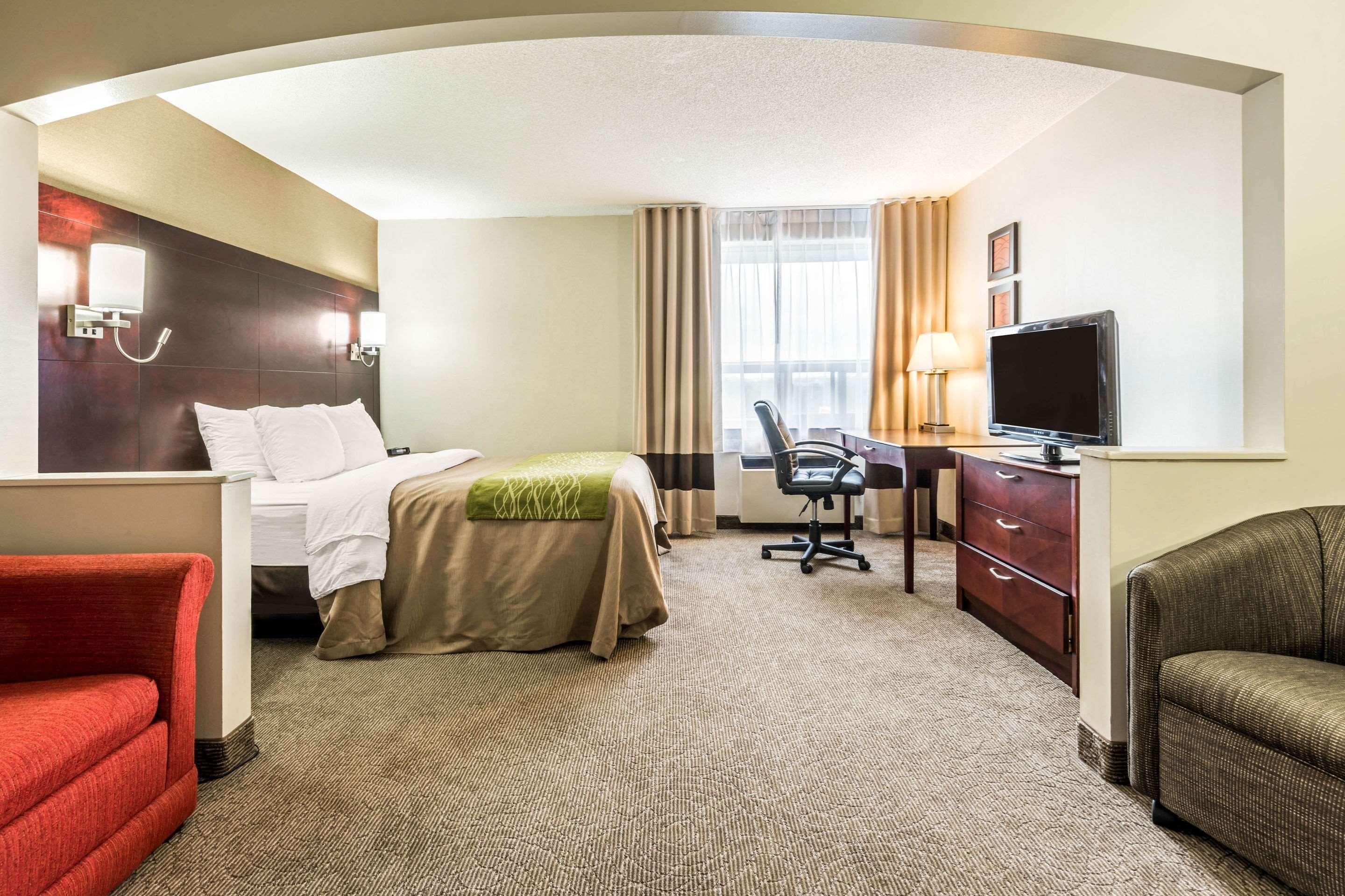 Comfort Inn & Suites Барри Экстерьер фото