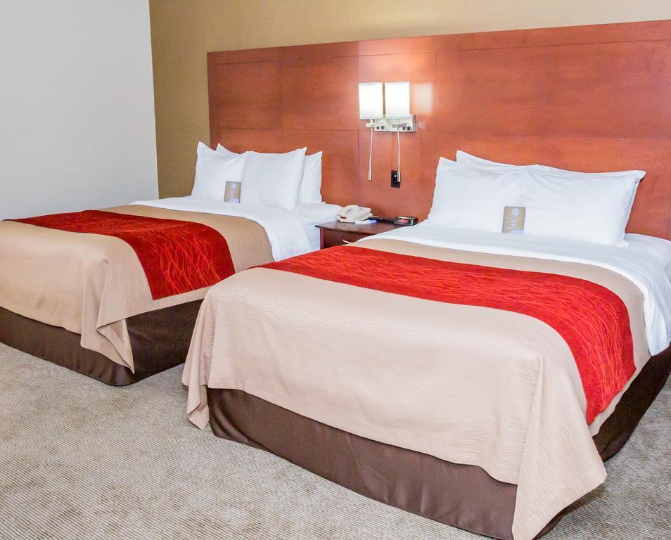 Comfort Inn & Suites Барри Экстерьер фото