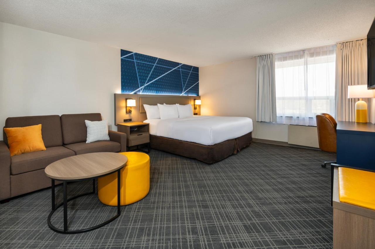 Comfort Inn & Suites Барри Экстерьер фото