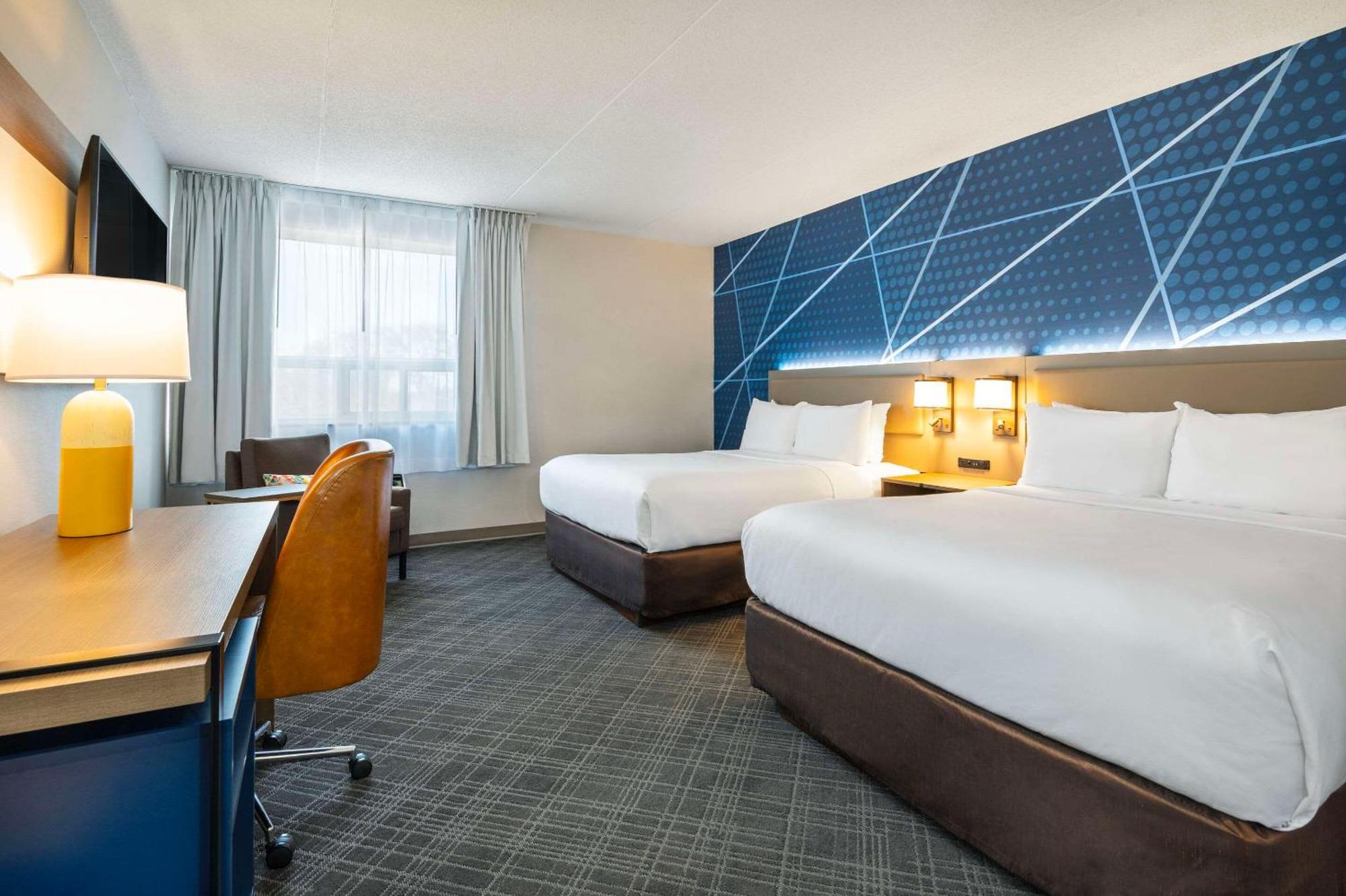 Comfort Inn & Suites Барри Экстерьер фото