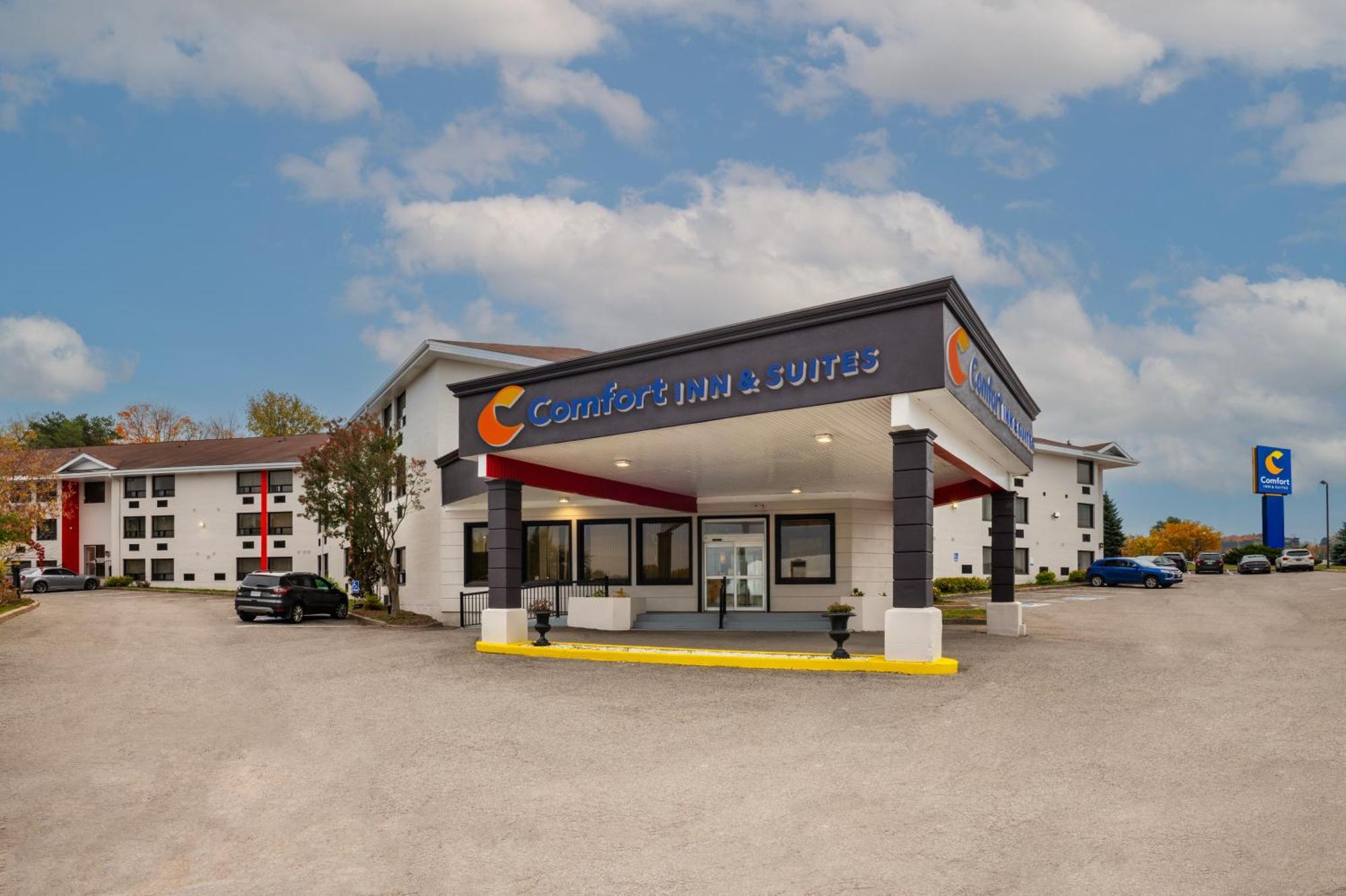 Comfort Inn & Suites Барри Экстерьер фото
