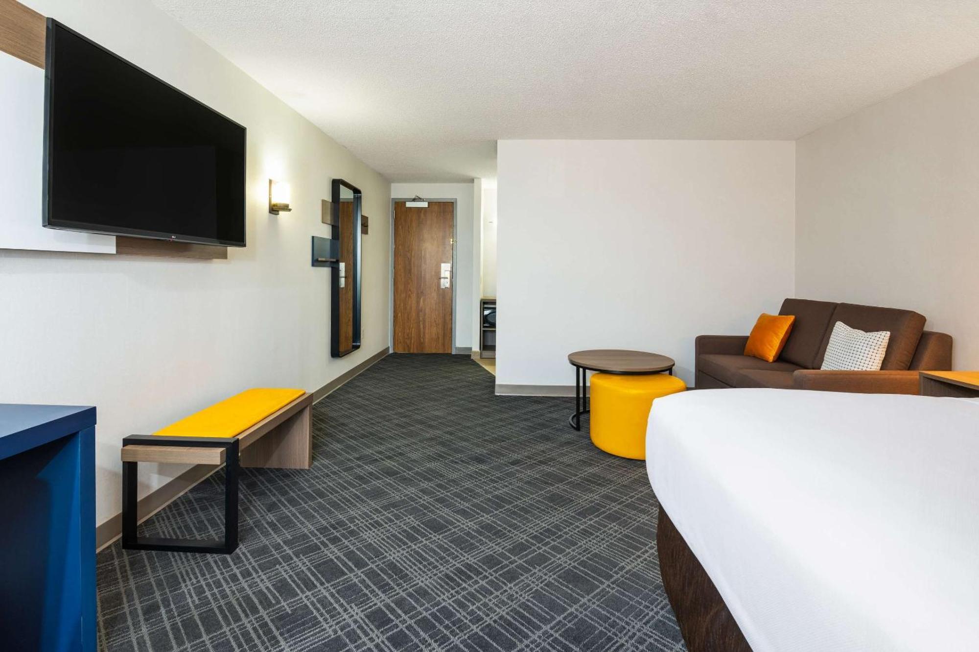 Comfort Inn & Suites Барри Экстерьер фото
