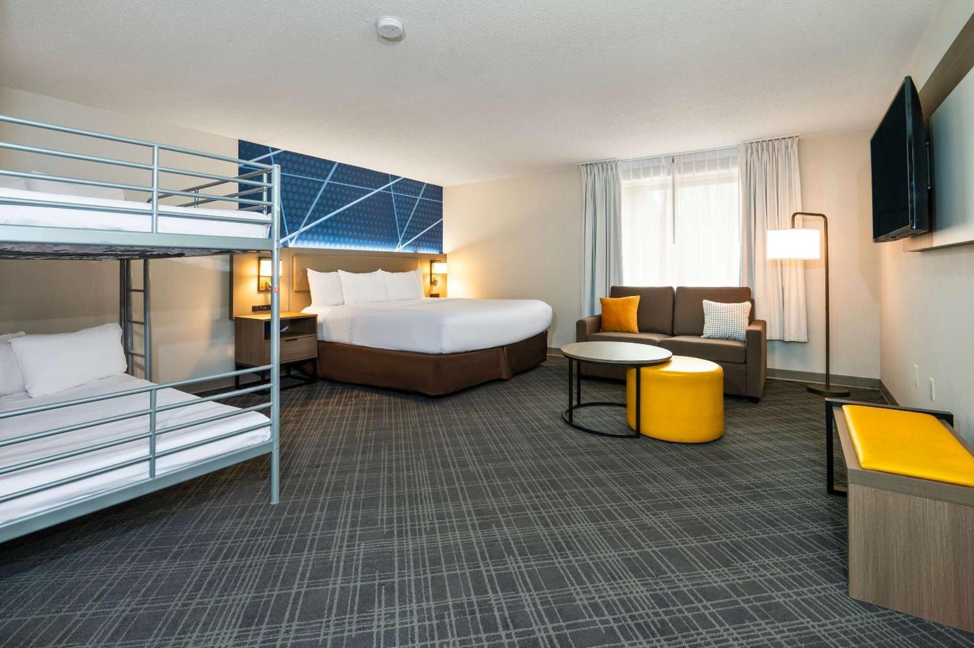 Comfort Inn & Suites Барри Экстерьер фото